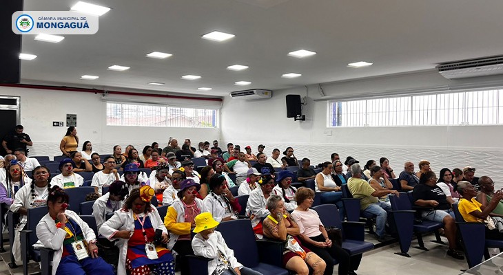 Vereadores cobram transparência em transporte, creches e pátio de veículos